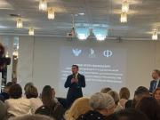 photo5233615863376710442y